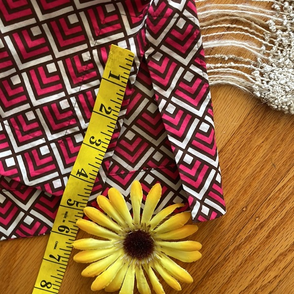 🌺 VINEYARD VINES; Adorable, 100% Cotton, Pink/Brown/Ecru Geometric Design Sz XS - Picture 10 of 10